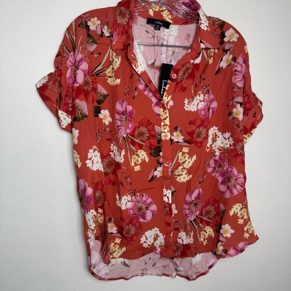 Lulu's Red Floral Button Down Shirt Blouse collared top NWT